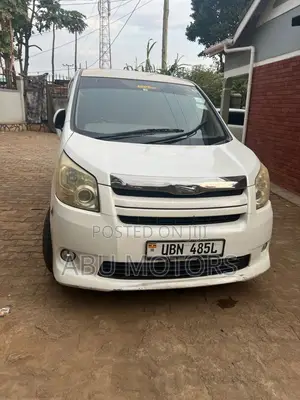 Toyota Noah 2009 White