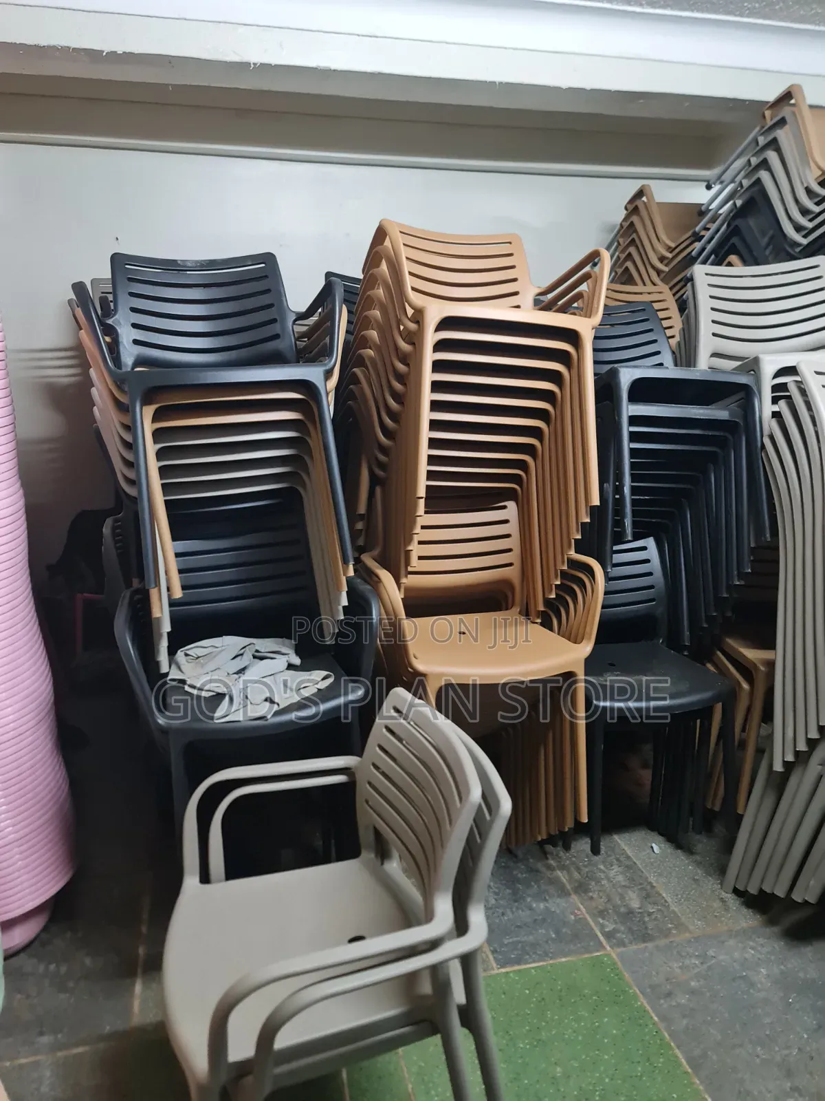 Amber Armrest Plastic Chairs Plastic Chairs