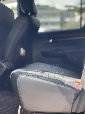 Toyota Hilux 2018 Black