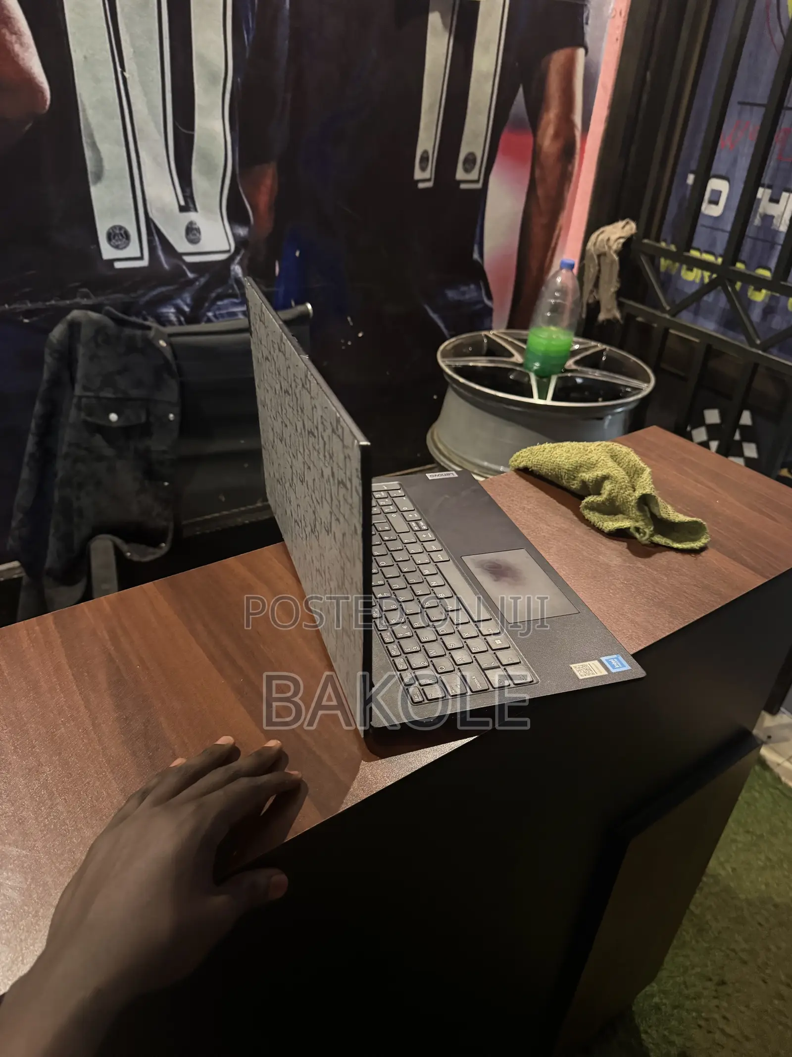 Laptop Lenovo V15 4GB Intel Celeron SSD 256GB