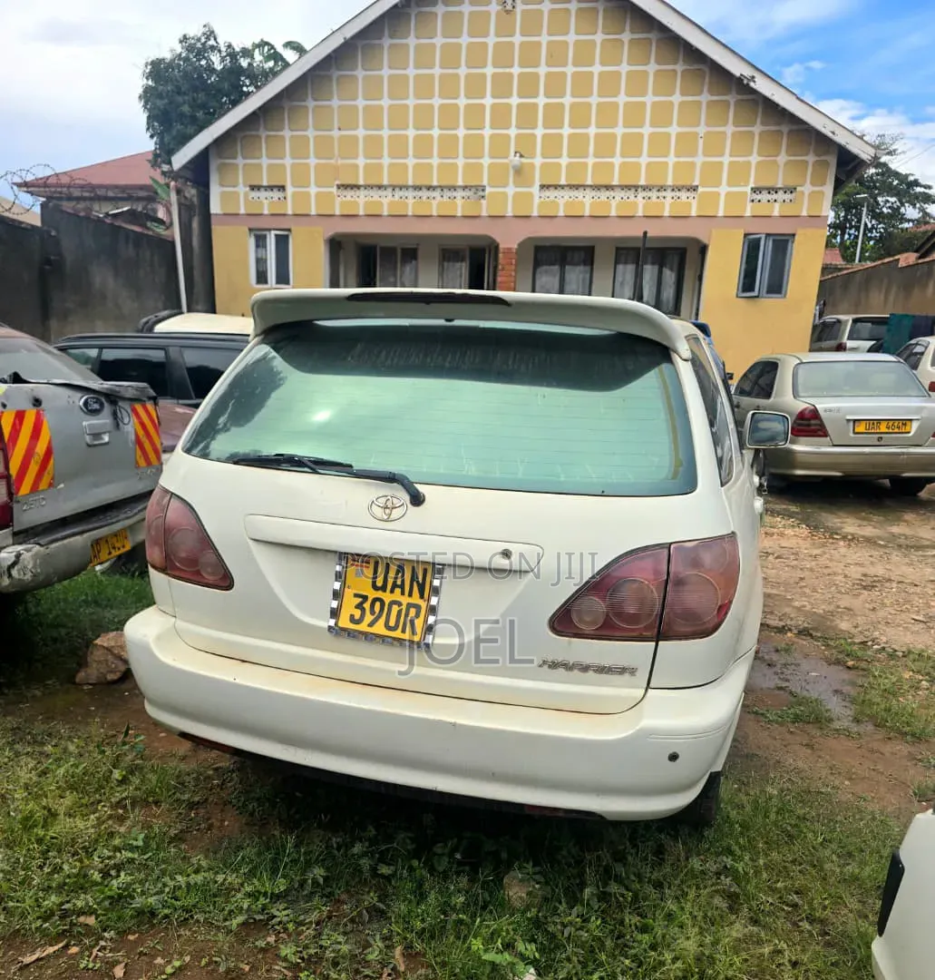 Toyota Harrier 2.4 2008 White
