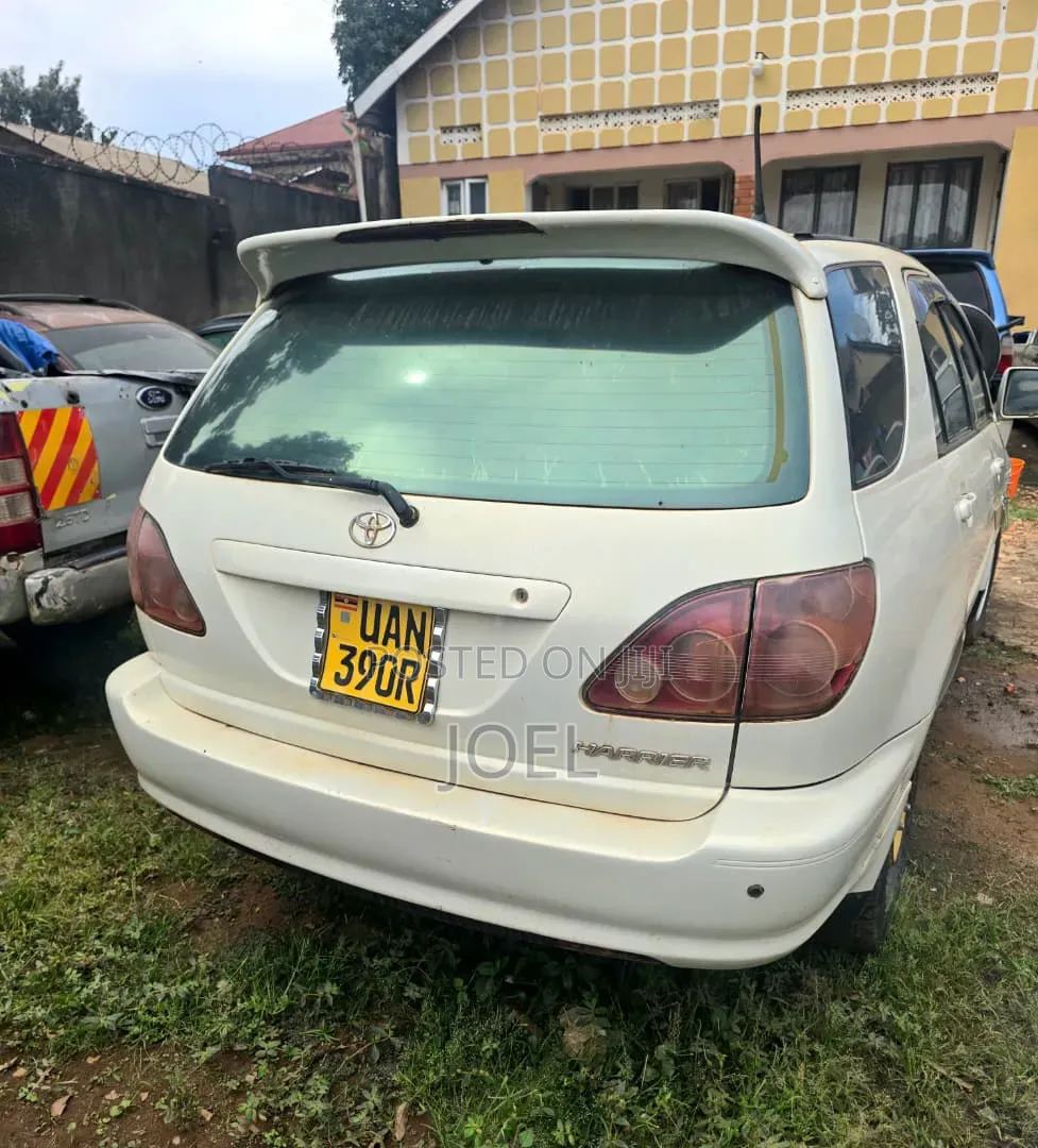 Toyota Harrier 2.4 2008 White