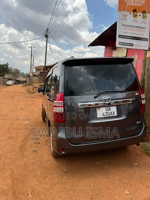 Toyota Noah 2.0 143hp AWD (8 Seater) 2011 Gray