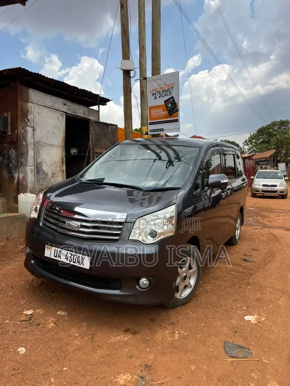 Toyota Noah 2.0 143hp AWD (8 Seater) 2011 Gray