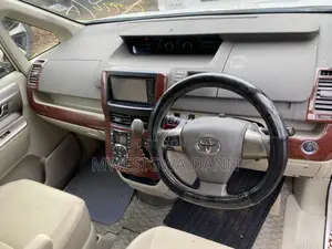 Toyota Noah 2011 White