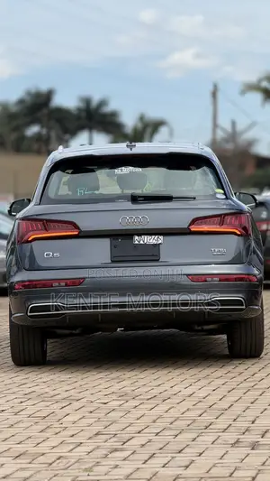 Audi Q5 2.0T Premium AWD quattro 2018