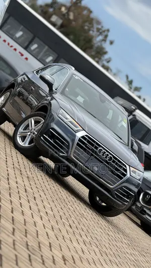 Audi Q5 2.0T Premium AWD quattro 2018