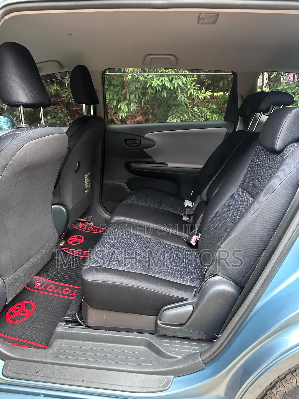 Toyota Wish 2012 Blue