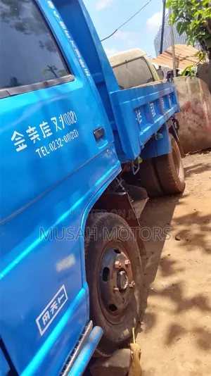 Elf Isuzu Tipper