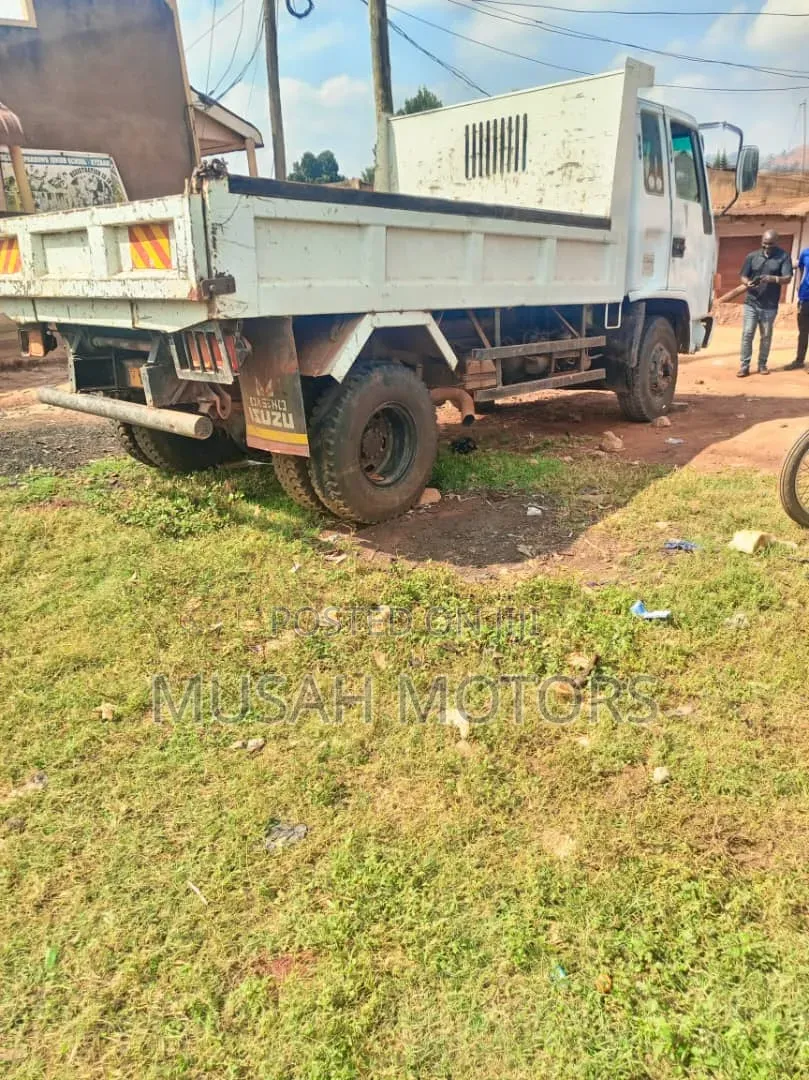 Isuzu Forward Tipper 1991