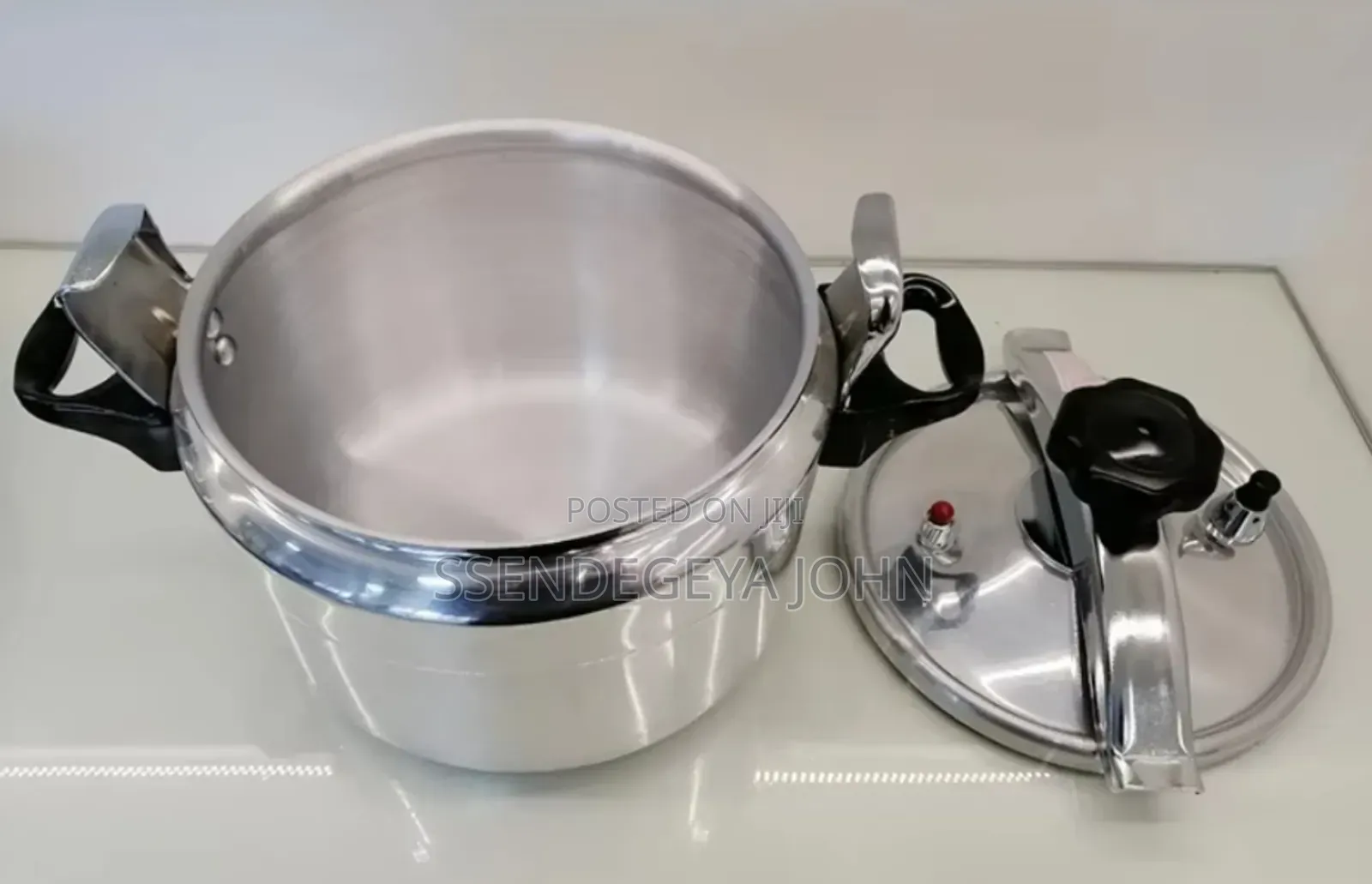 Traditional Polished Aluminum Heavy-Duty Pressure Cooker
