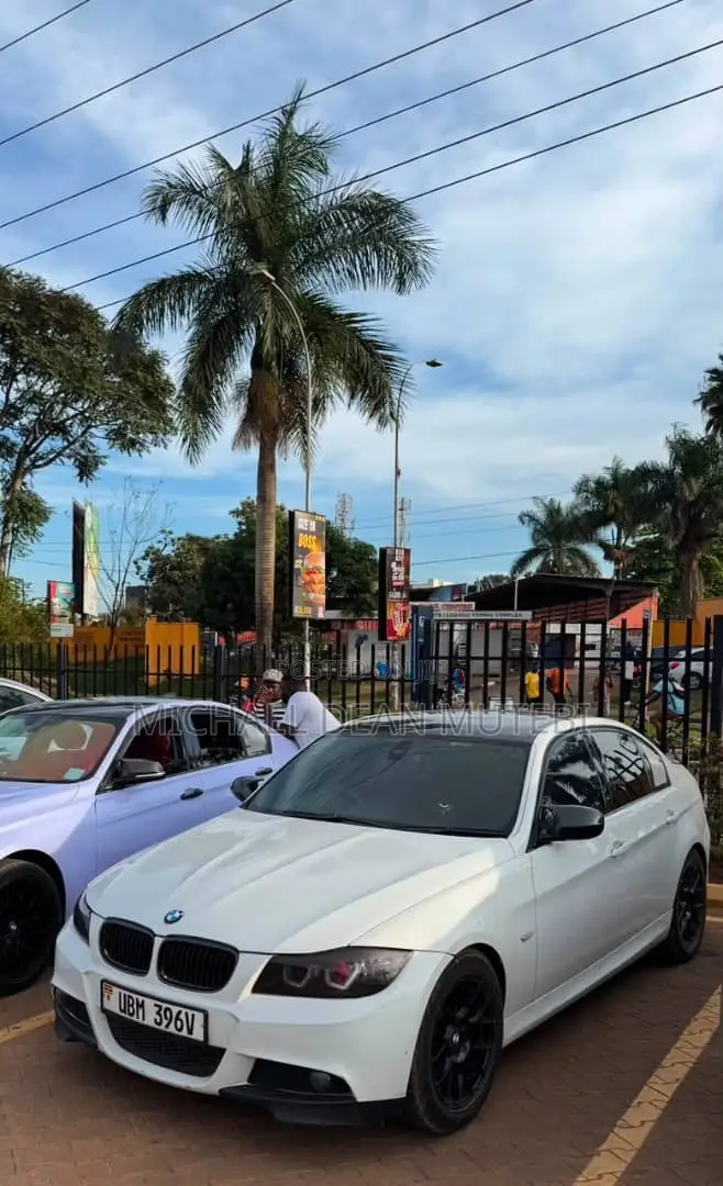 BMW 3 Series 320d RWD 2011 White