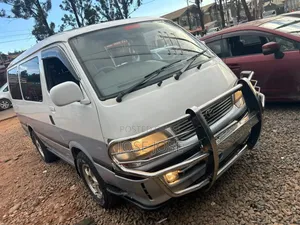 Toyota Grand HiAce 2002