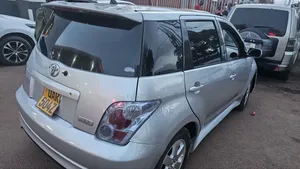 Toyota IST 2005 Silver