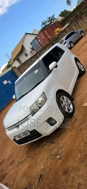 Toyota Corolla Rumion 2010 White