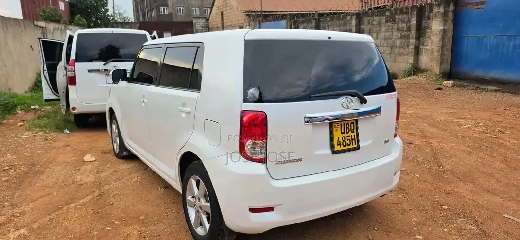 Toyota Corolla Rumion 2010 White