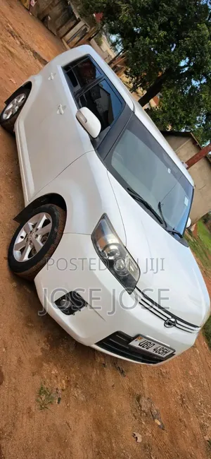 Toyota Corolla Rumion 2010 White