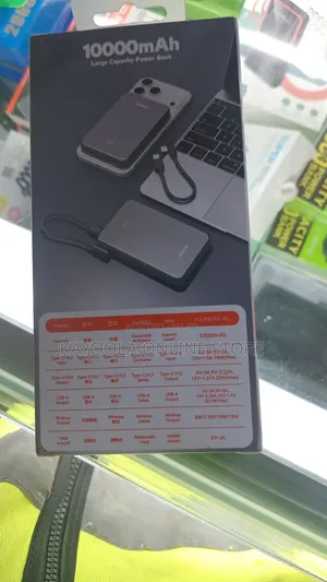 Maxom 10000mAh Magnetic Wireless Power Bank 22.5