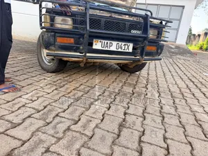 Nissan Pick-Up 1992 White
