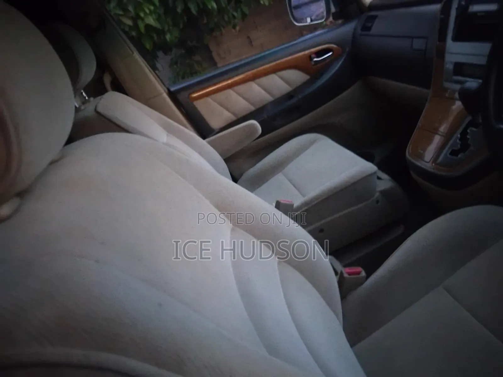 Toyota Alphard 2005