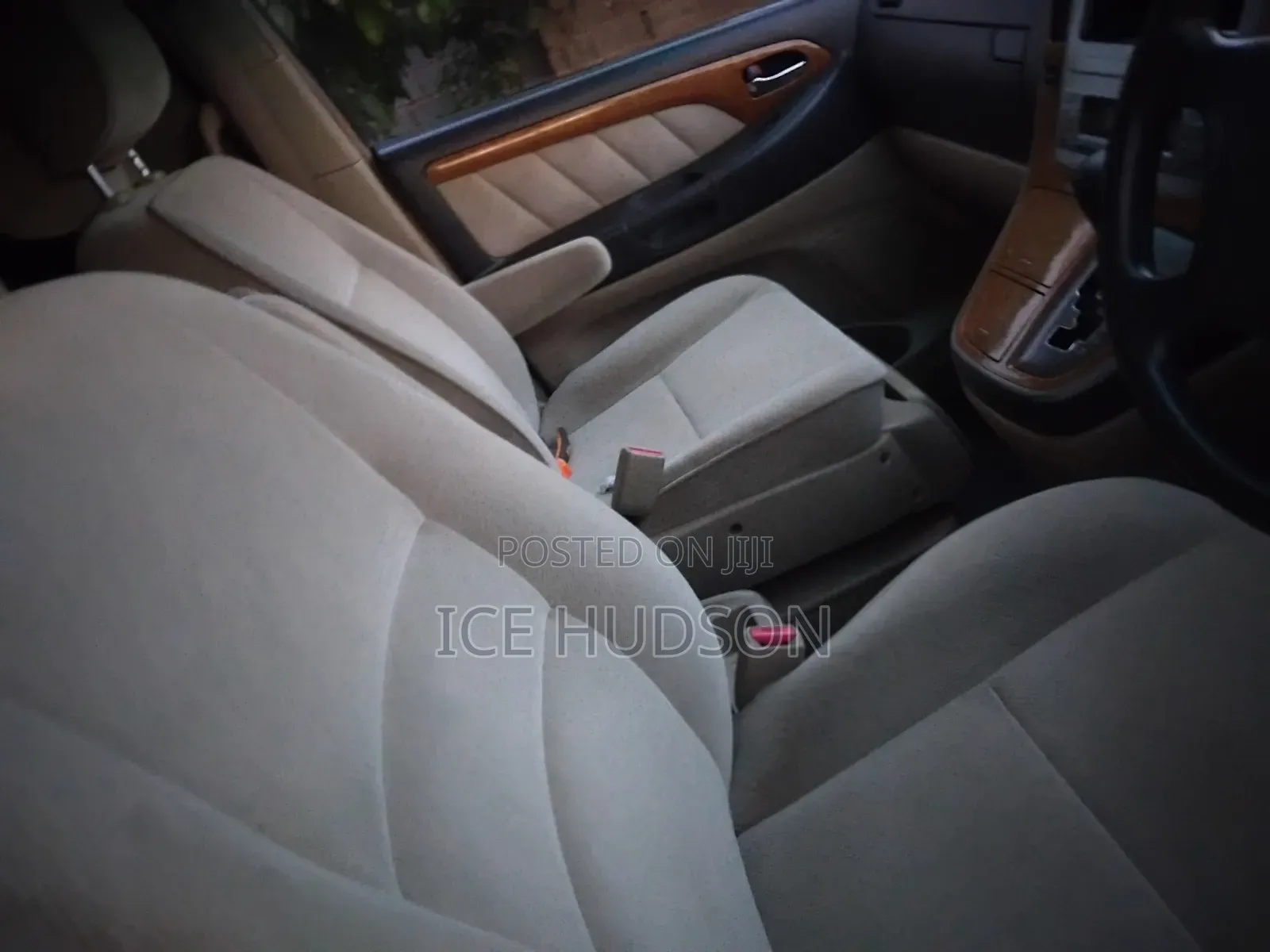 Toyota Alphard 2005