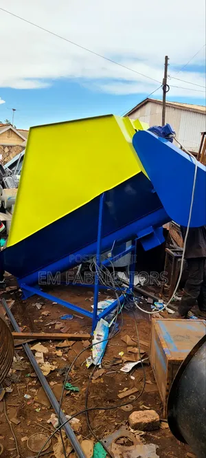 Diagonal Feeds Mixer 1000kgs. Single or 3phase.