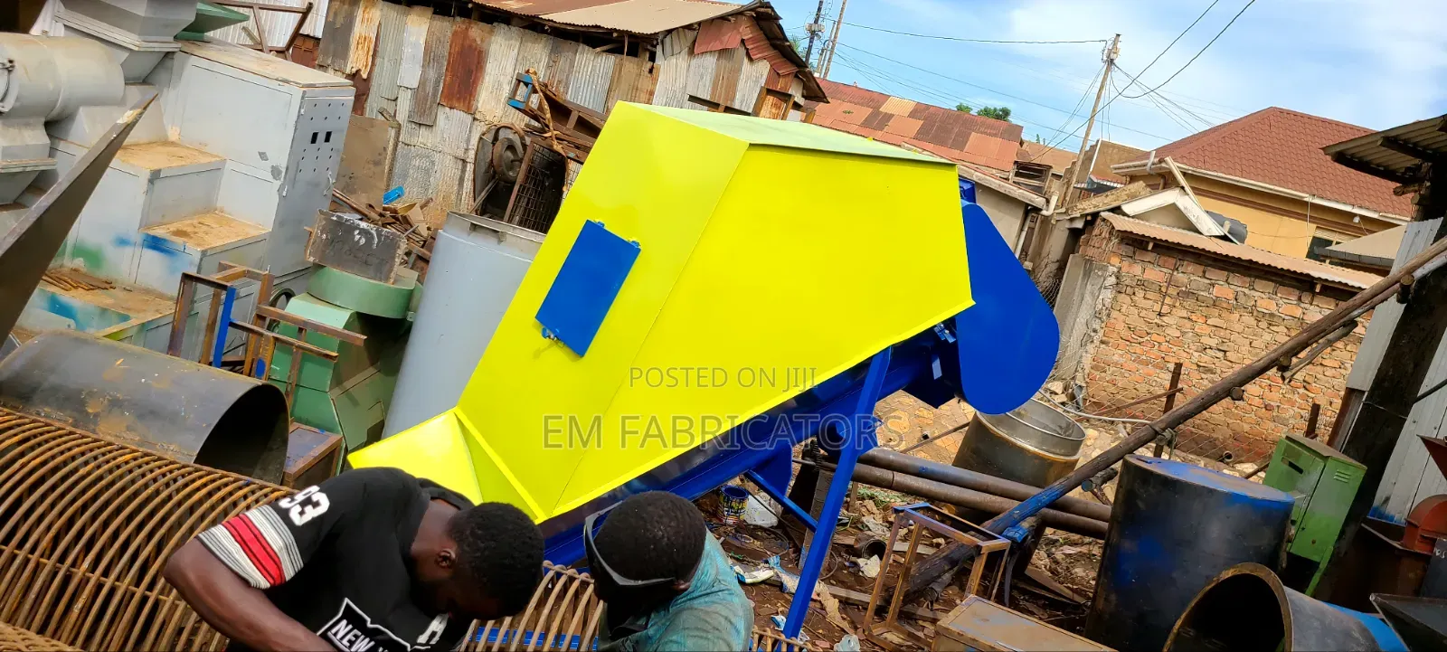 Heavy-Duty 1-Ton Diagonal Feed Mixer – Upgrade Your Farm’s Nutrition!