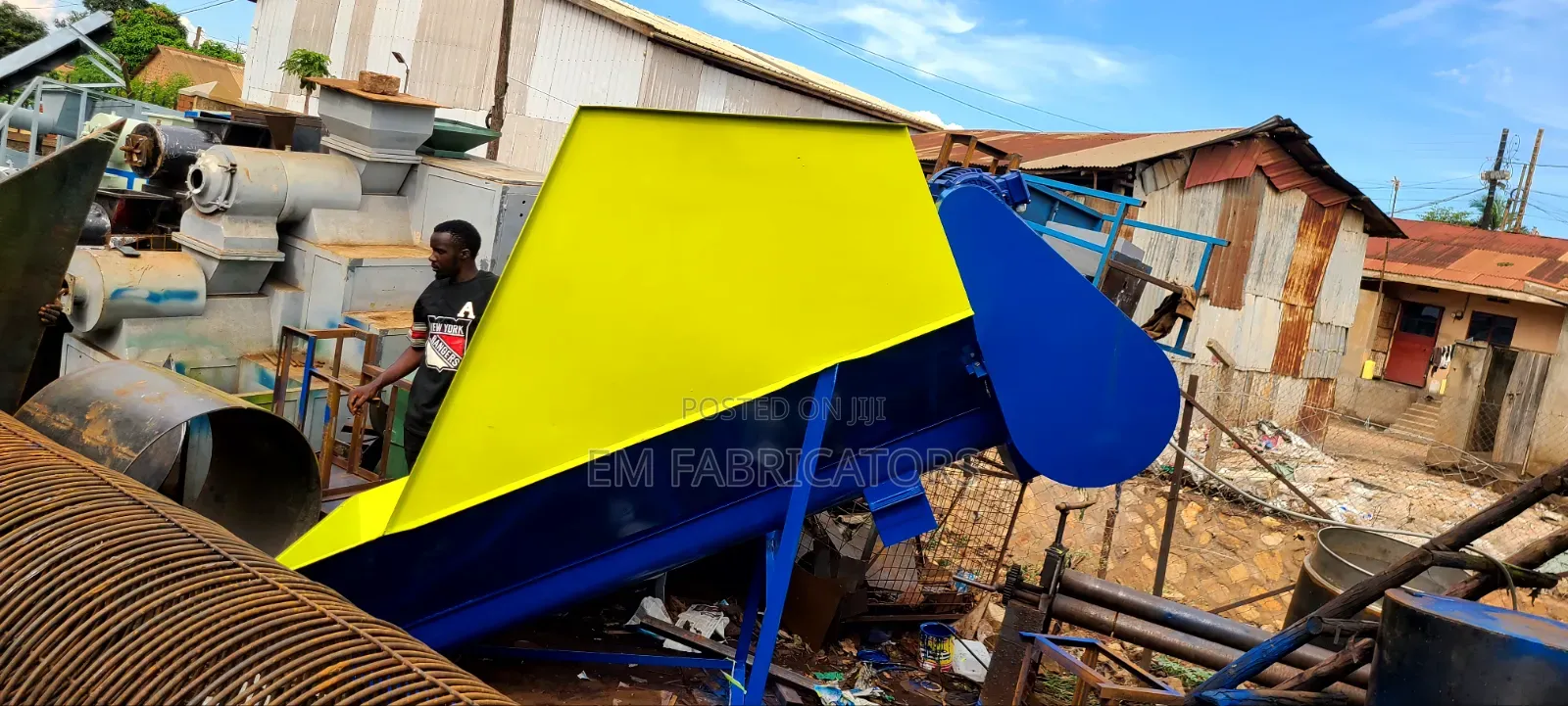 Heavy-Duty 1-Ton Diagonal Feed Mixer – Upgrade Your Farm’s Nutrition!