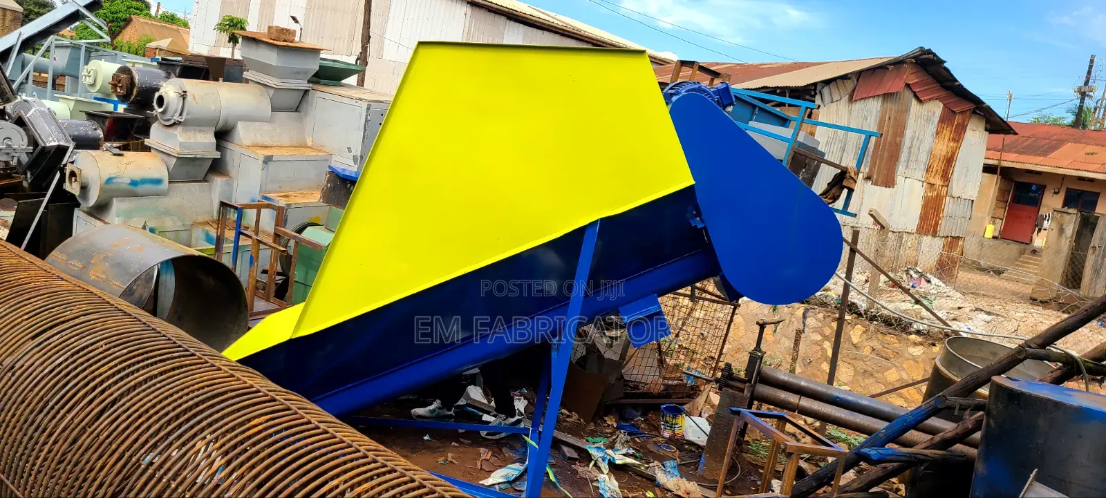 Heavy-Duty 1-Ton Diagonal Feed Mixer – Upgrade Your Farm’s Nutrition!