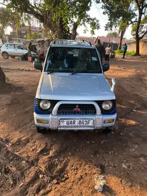 Mitsubishi Pajero 1996 Blue