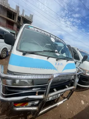 Toyota HiAce 1998 White