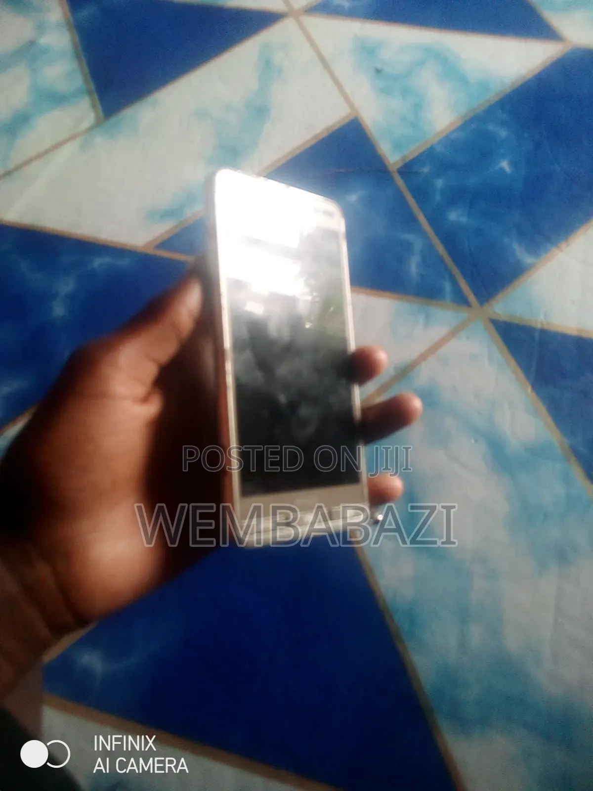 Kyocera Basio 3 KYV43 32 GB White