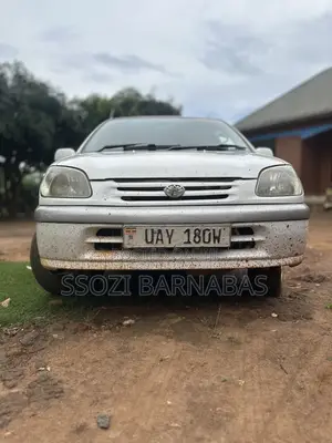 Toyota Raum 1998 White
