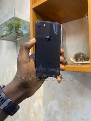 New Apple iPhone 8 64 GB Black
