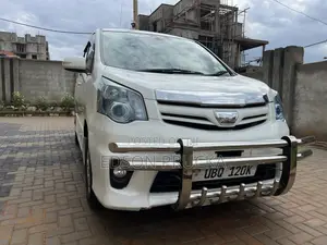 Toyota Noah 2012 White