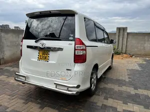 Toyota Noah 2012 White
