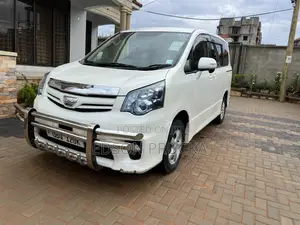 Toyota Noah 2012 White