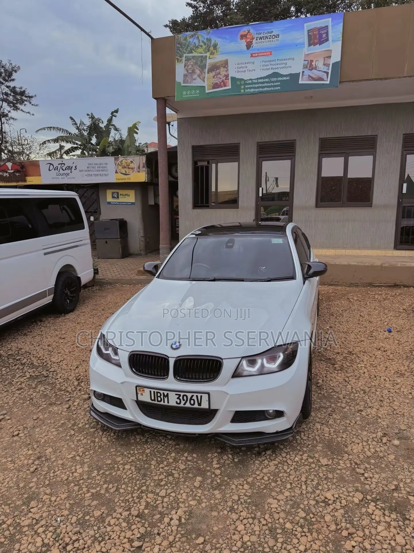 BMW 3 Series 320i RWD 2011 Off white