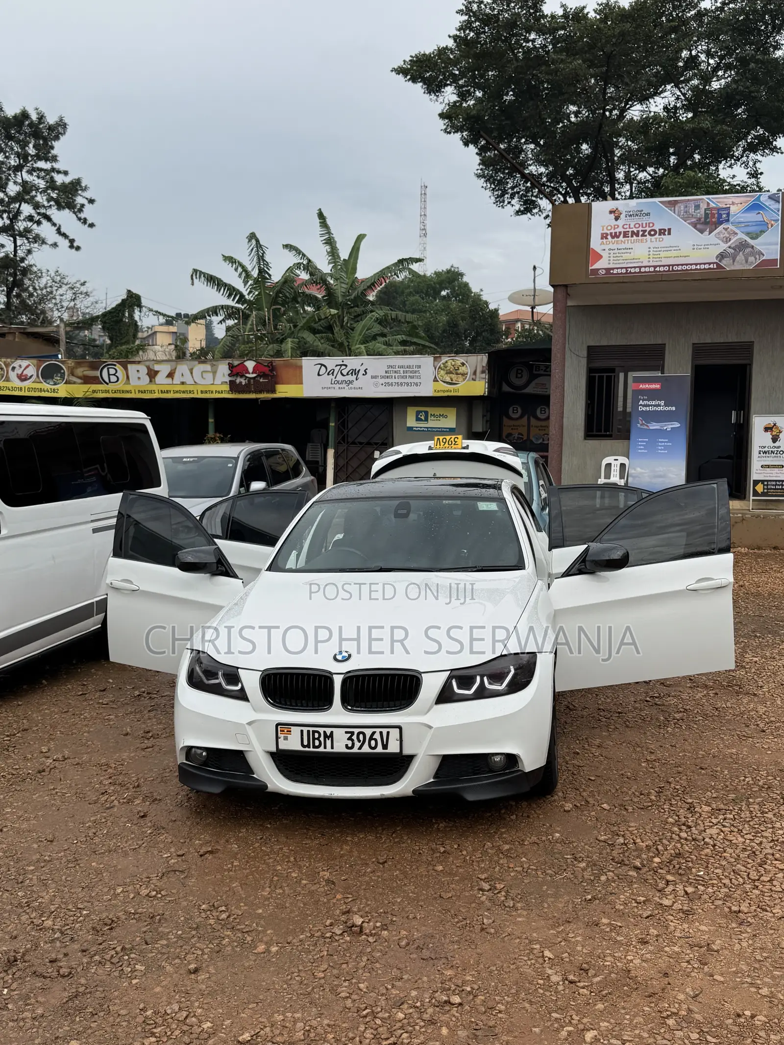 BMW 3 Series 320i RWD 2011 Off white