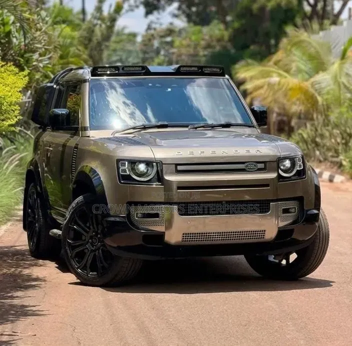 Land Rover Defender V8 2023