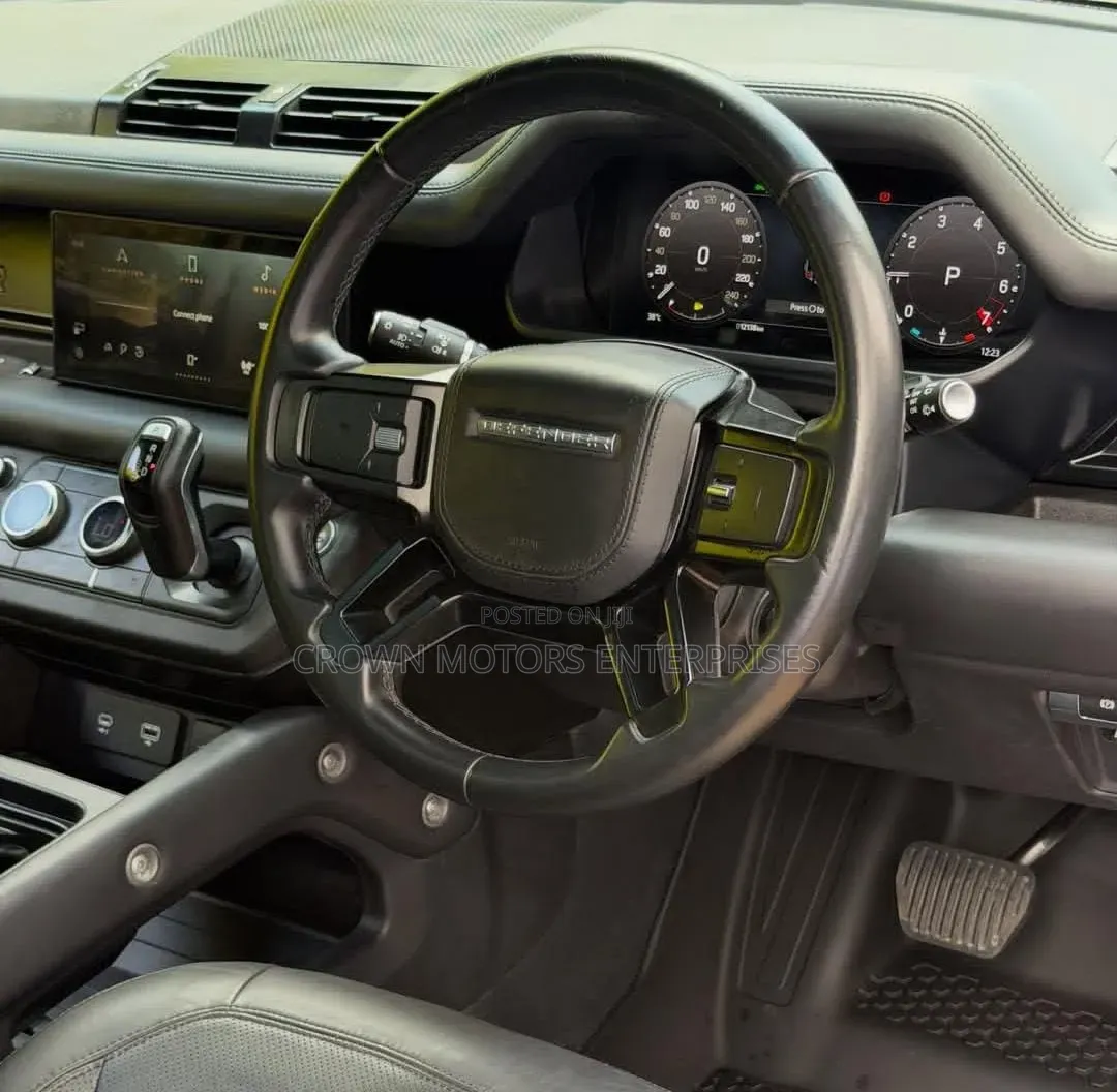 Land Rover Defender V8 2023