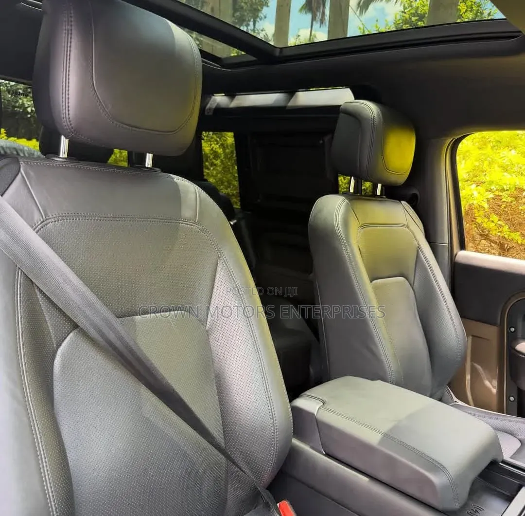 Land Rover Defender V8 2023