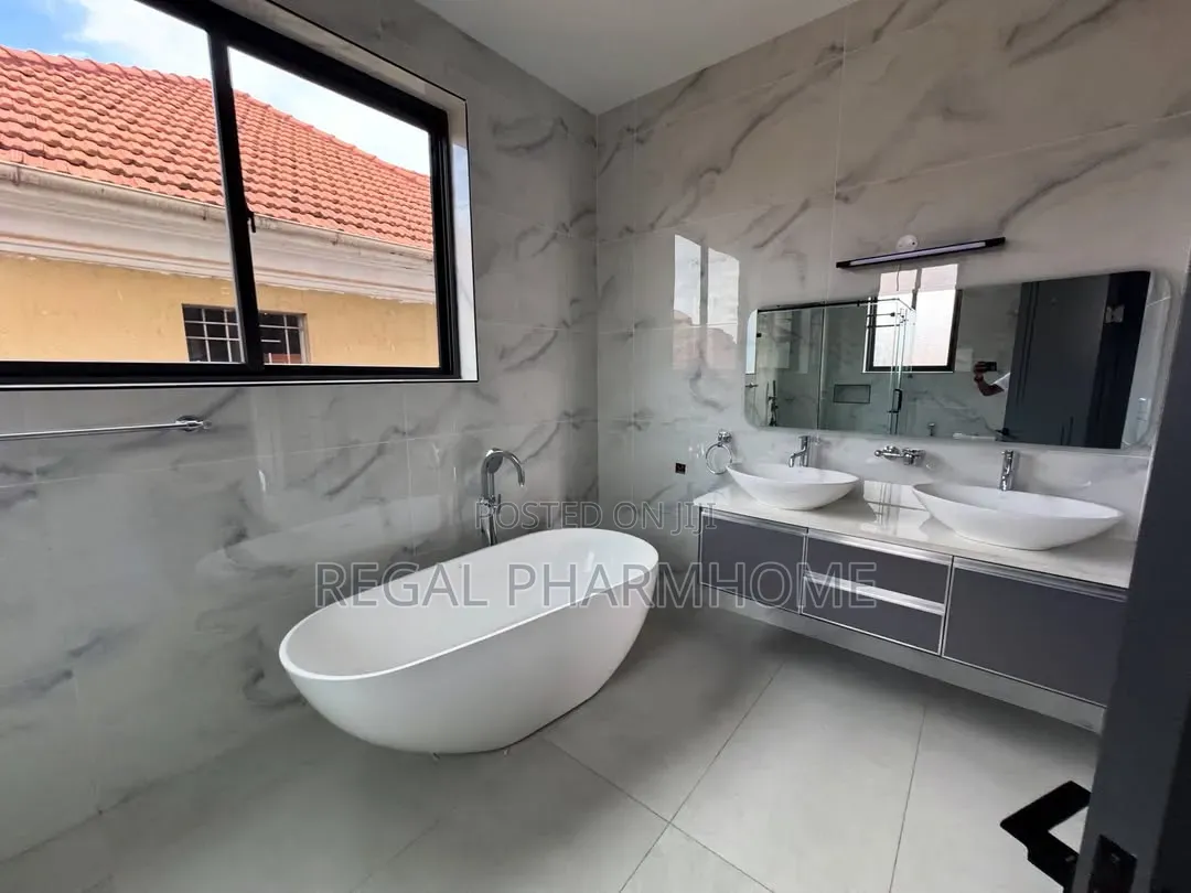 4bdrm Duplex in Munyonyo, Central Division for rent