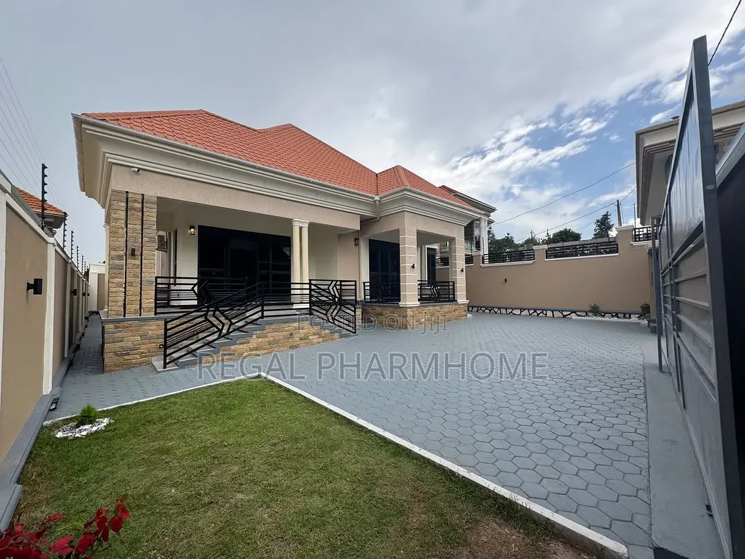 4bdrm Bungalow in Ntinda, Central Division for rent