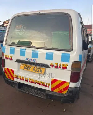 Toyota HiAce 2012 White