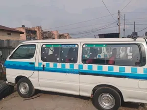 Toyota HiAce 2012 White