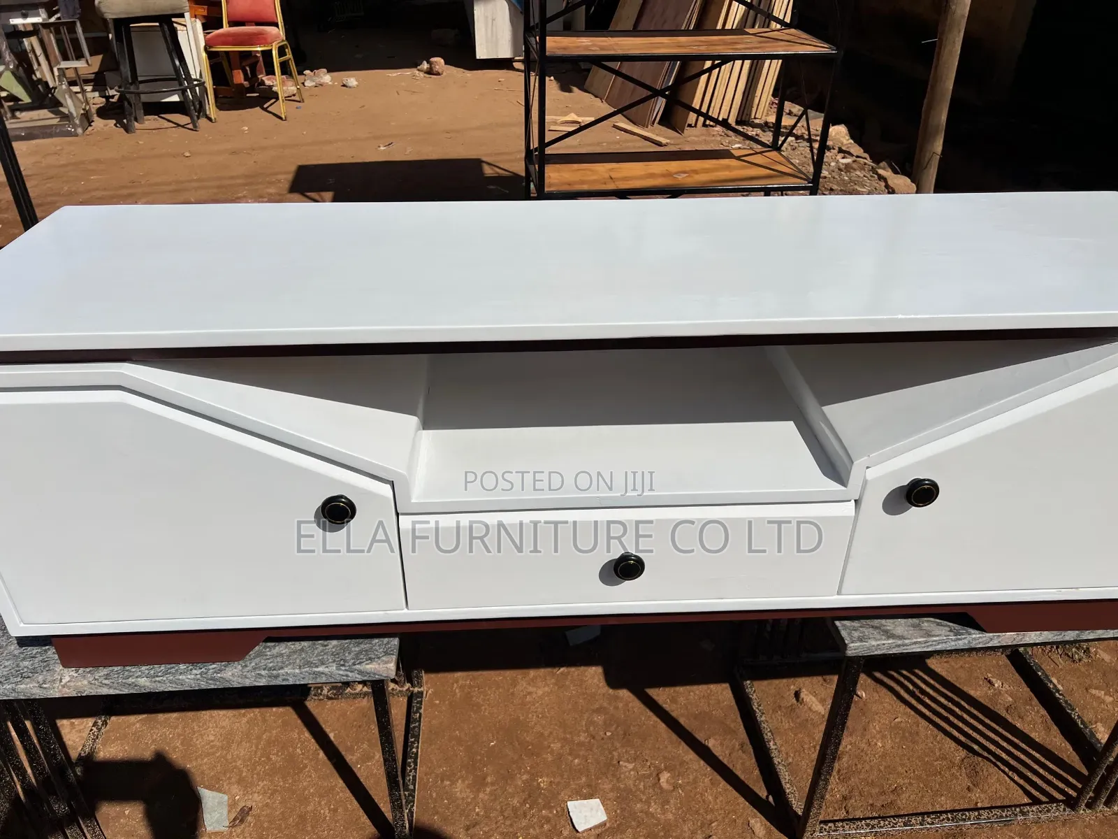Modern T v Stand