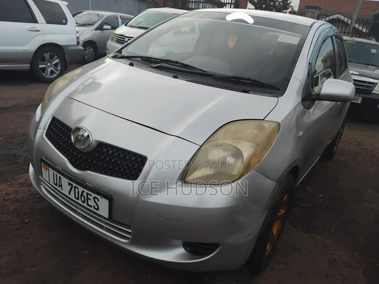 Toyota Vitz 2007 Silver
