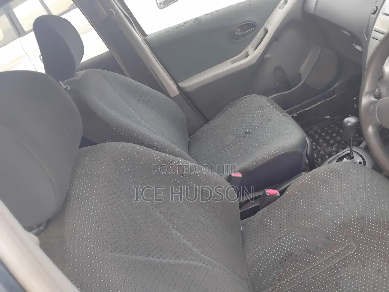 Toyota Vitz 2007 Silver