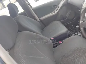 Toyota Vitz 2007 Silver